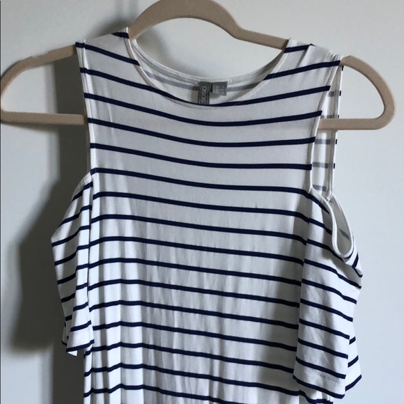 ASOS cold shoulder maternity dress - Picture 3 of 3